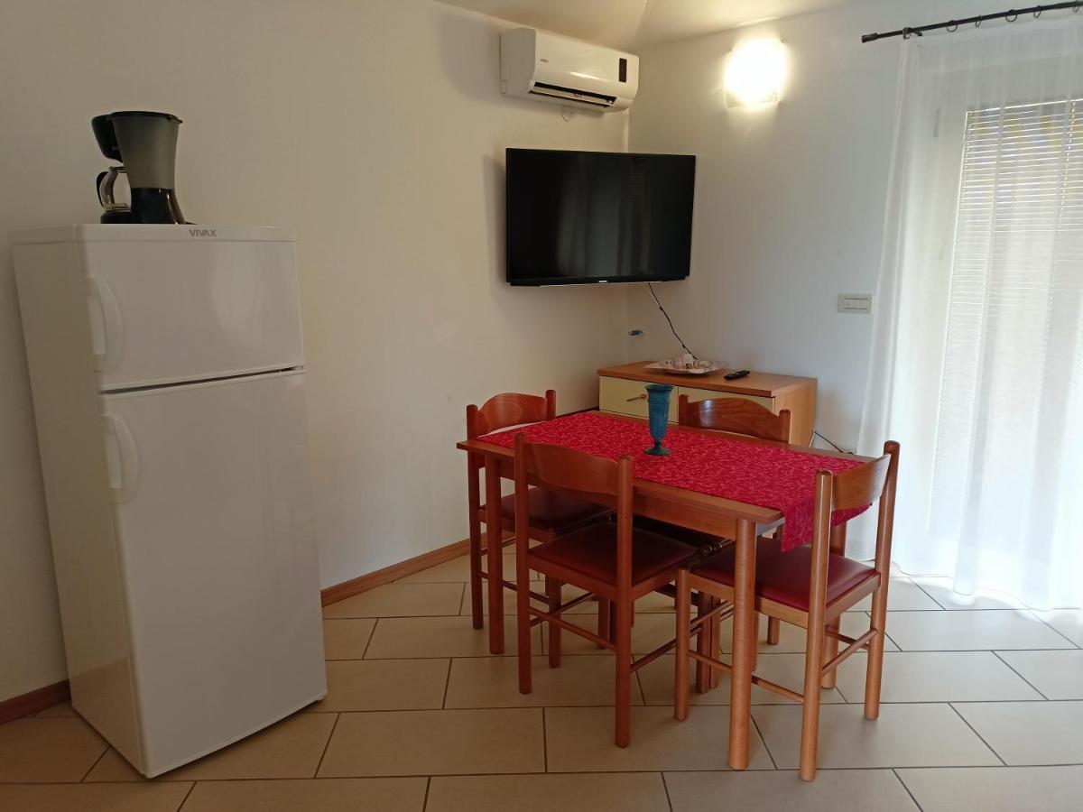 Apartment Studio Ta-Ti Umag Bagian luar foto