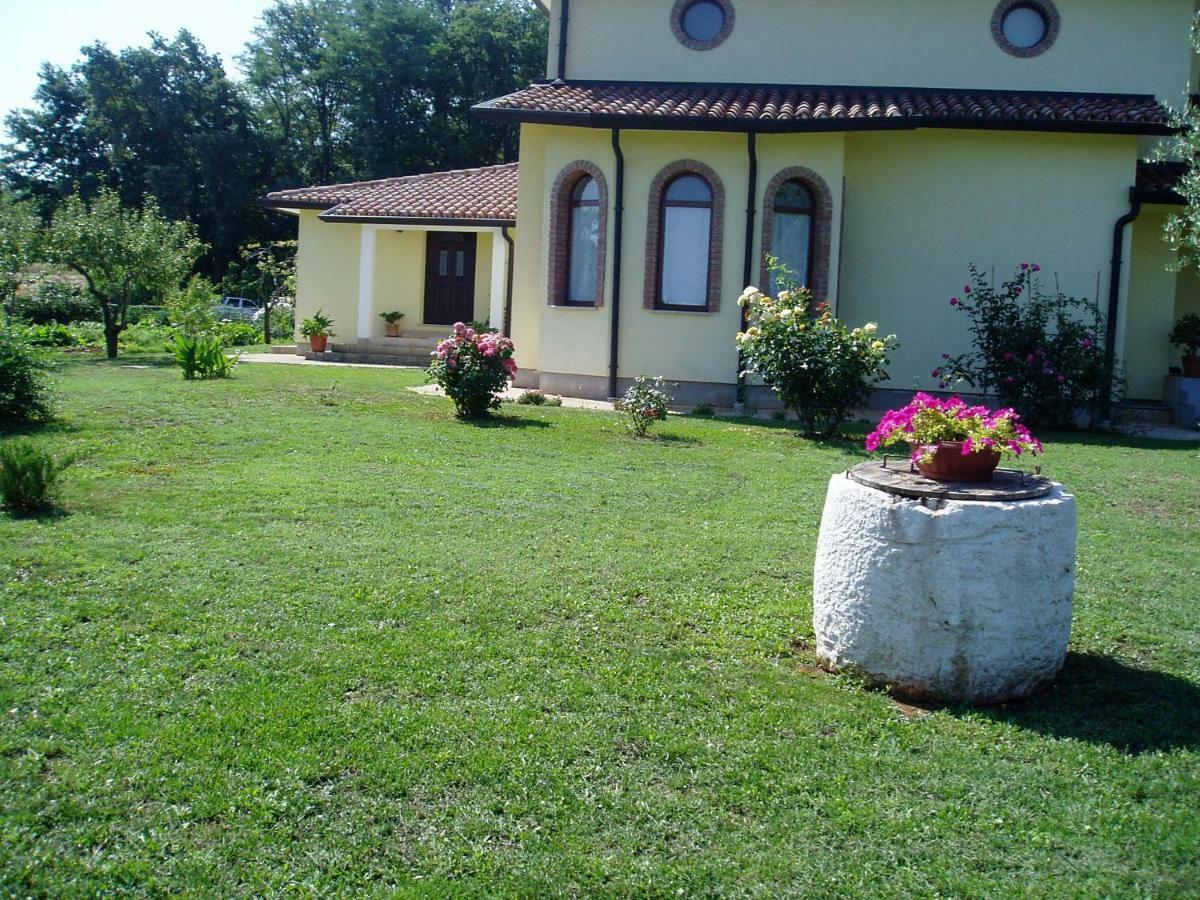 Apartment Studio Ta-Ti Umag Bagian luar foto